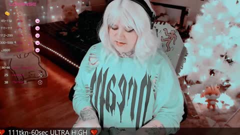 Snapshot of noori_hope chatting on 12.27.24 Noori online show from 12.27.24