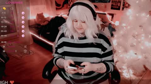 Snapshot of noori_hope chatting on 01.19.25 Noori online show from 01.19.25