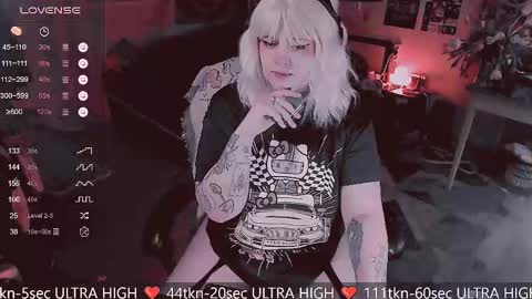 Snapshot of noori_hope chatting on 03.11.25 Noori online show from 03.11.25