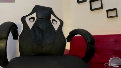 Nora online show from 11.19.25