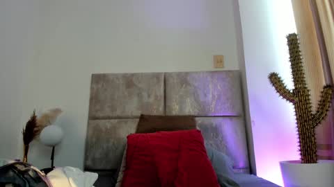 Nora Da Silva online show from 12.05.24