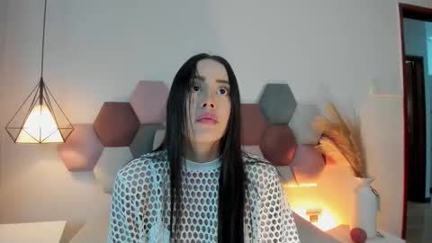 Nora Da Silva online show from 10.26.25