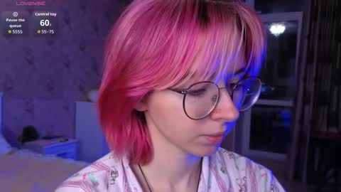 Snapshot of nora_failure chatting on 10.08.25 Nora Failure online show from 10.08.25