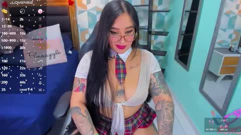 noraloux1 online show from 10.12.25