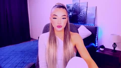 Snapshot of norasun chatting on 11.09.25 NoraSun online show from 11.09.25