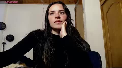 Snapshot of noreen_ chatting on 10.28.25 noreen_ online show from 10.28.25