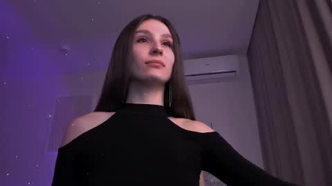 Hazel online show from 02.02.25