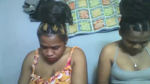 nosminah01 online show from 09.13.25