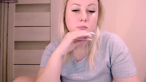 hi glad to chat online show from 11.09.25