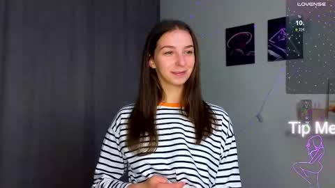 Hello My name is Helene NTMU  Finger up if u like what u see online show from 10.01.25