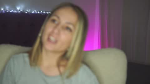 Snapshot of notamericanpie23 chatting on 12.12.24 Tina online show from 12.12.24