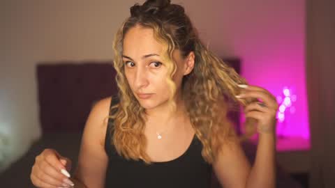 Snapshot of notamericanpie23 chatting on 01.08.25 Tina online show from 01.08.25