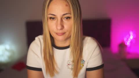 Snapshot of notamericanpie23 chatting on 01.10.25 Tina online show from 01.10.25