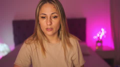 Snapshot of notamericanpie23 chatting on 01.12.25 Tina online show from 01.12.25