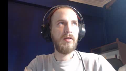 Snapshot of notice_that chatting on 10.23.25 Funny online show from 10.23.25