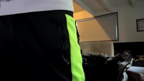 notsmallnotbigg online show from 02.01.25