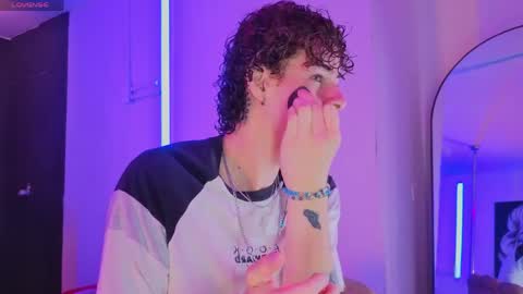 Nova Salvatore online show from 04.15.26