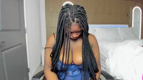 Snapshot of novacandy chatting on 09.30.25 Nova online show from 09.30.25