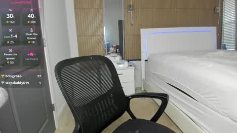 Snapshot of novacandy chatting on 10.17.25 Nova online show from 10.17.25