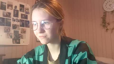 Snapshot of novellahartig chatting on 02.10.26 Sari It is my first day online show from 02.10.26