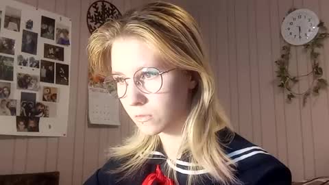 Snapshot of novellahartig chatting on 02.17.26 Sari It is my first day online show from 02.17.26