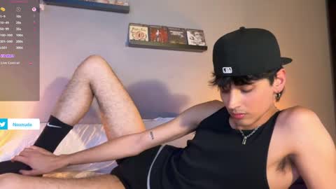 Snapshot of noxnude chatting on 04.27.26 noxnude online show from 04.27.26