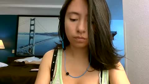Snapshot of nudecosmetics chatting on 10.23.25 Gigi Bloom online show from 10.23.25