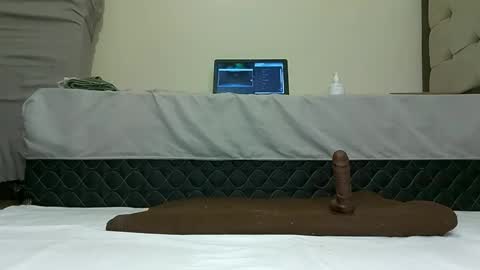 nude fucker 69 online show from 12.20.25