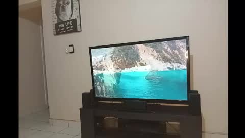 Snapshot of nudist_lad chatting on 10.24.25 Luke online show from 10.24.25