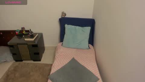 nuit_rose online show from 10.19.25