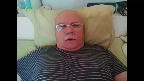 nukiss online show from 09.18.25