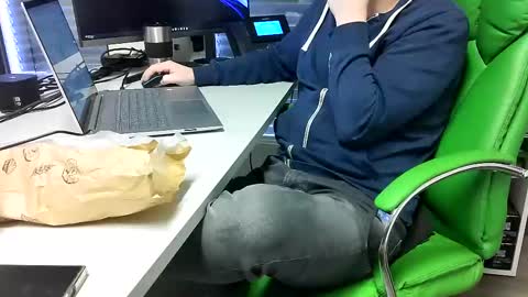 Snapshot of numlove chatting on 12.04.24 Slave for Mistress and Master online show from 12.04.24