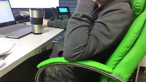 Snapshot of numlove chatting on 03.05.25 Slave for Mistress and Master online show from 03.05.25