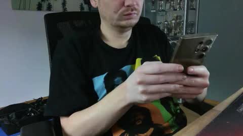 Snapshot of numlove chatting on 10.11.25 Slave for Mistress and Master online show from 10.11.25