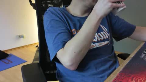 Snapshot of numlove chatting on 10.25.25 Slave for Mistress and Master online show from 10.25.25