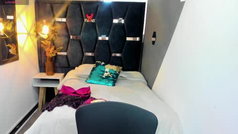 NURY FOX online show from 04.12.26