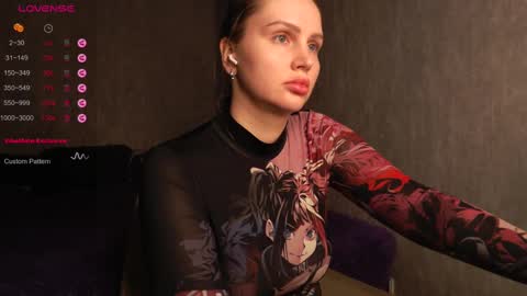 Snapshot of nutcrewlove chatting on 03.11.25 WEELCOMEEEEEEEEEE online show from 03.11.25