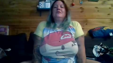 Snapshot of nutmegmatee chatting on 10.30.25 nutmegmatee online show from 10.30.25