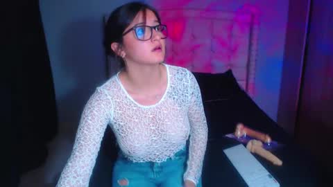 Snapshot of nyahmackenzie chatting on 12.30.24 NyahMackenzie online show from 12.30.24