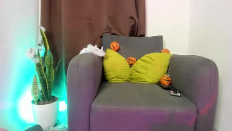 Nia online show from 10.12.25