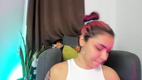 Nia online show from 10.17.25