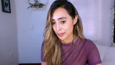 Snapshot of nycole_1988 chatting on 10.08.25 Nycole online show from 10.08.25