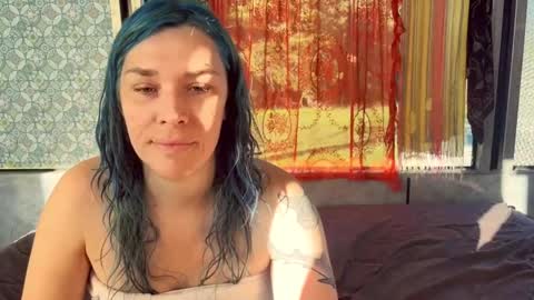 Snapshot of nympharabelle chatting on 10.13.25 Creamy Grapefruit online show from 10.13.25