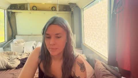 Snapshot of nympharabelle chatting on 10.19.25 Creamy Grapefruit online show from 10.19.25