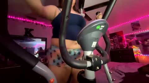 Snapshot of nymphobbyy420 chatting on 01.08.25 nymphobbyy420 online show from 01.08.25