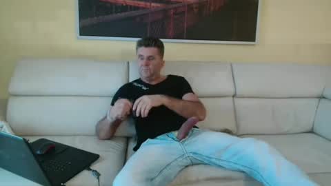 Snapshot of nymphomanboy chatting on 01.04.25 Marc online show from 01.04.25