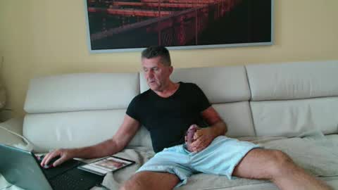 Snapshot of nymphomanboy chatting on 10.02.25 Marc online show from 10.02.25