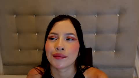 xionela gates online show from 04.05.26