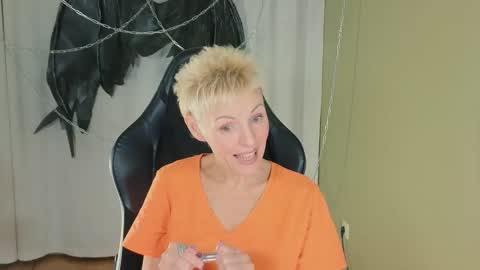 Snapshot of nymphvariety chatting on 11.01.25 nymphvariety online show from 11.01.25