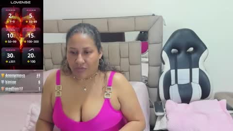 nyomi browm online show from 02.08.25